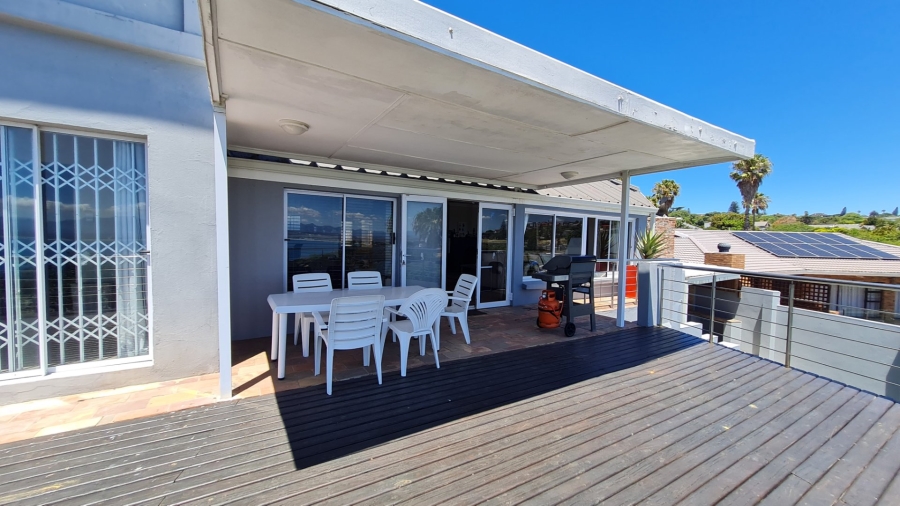 4 Bedroom Property for Sale in Linkside Western Cape